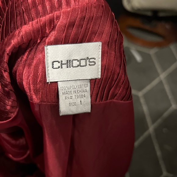 Chico's Women's Red Current Ribbed Button-Up Long sleeve Blouse Size 1 (8) - Picture 6 of 6